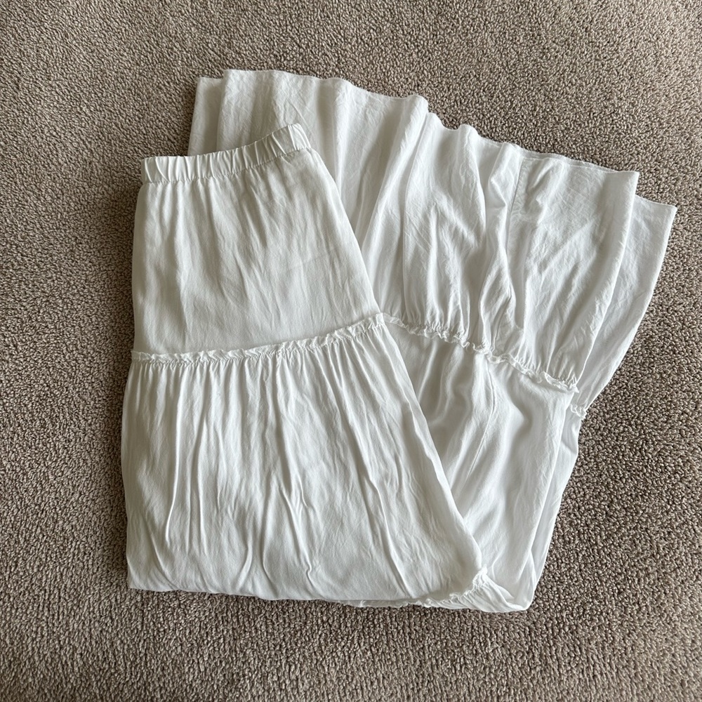 Brandy Melville Izzy skirt
